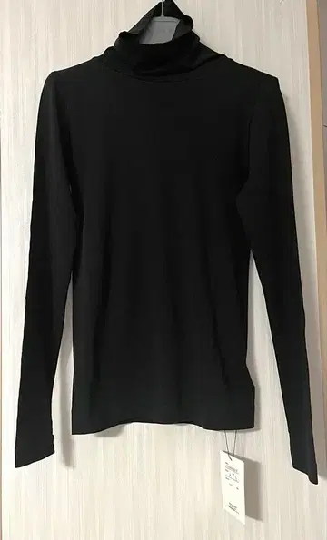 택 포함 새상품 투모로우랜드 MACPHEE 코튼 터틀넥 티셔츠 블랙