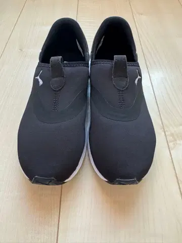 푸마 블랙 슬립온