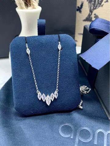 apm Monaco 멀티컷 스톤 목걸이