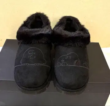 Au BANNISTER x Peanuts 콜라보 퍼&보아 슬립온