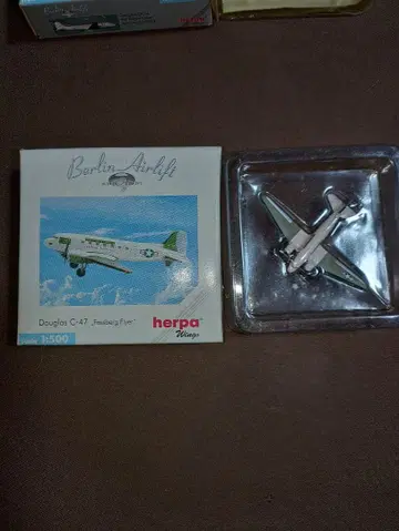 HerpaDouglas C-47 베를린 항공 수송 1/500