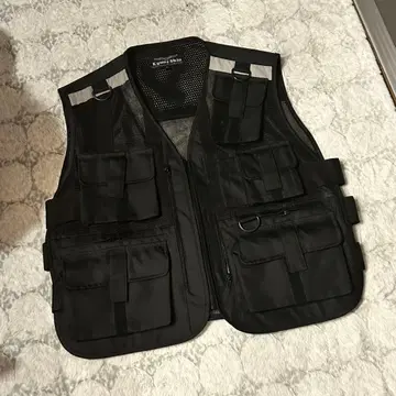 Kyun & Shin 블랙 메쉬 베스트