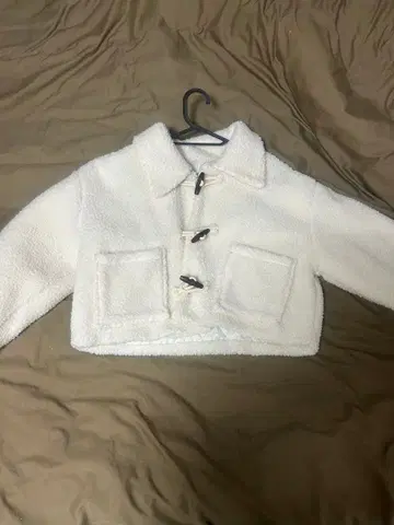 화이트 플리스 크롭 자켓