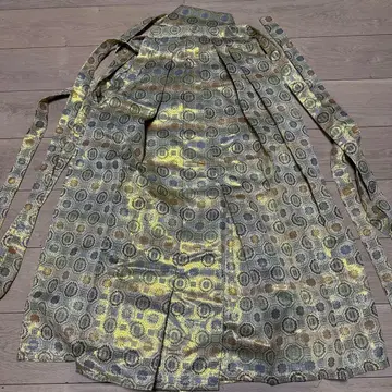 그린과 금의 기하학 패턴 하카마