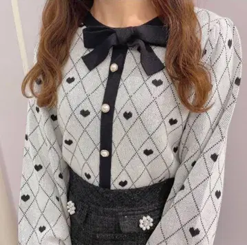 에블린 발렌타인 하트 니트 블랙 아가일 하트 니트 새상품급