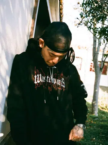 Wasted Paris x Sugata 후드티 Bark 착용