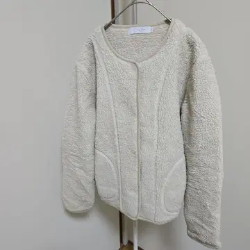 Chic Crocodile 크로커다일 아이보리 보아 플리스 자켓