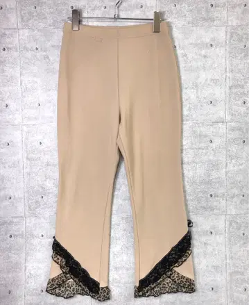 레이스 트리밍 레오파드 무늬 리본 포함 크롭 기장 이지 플레어 팬츠