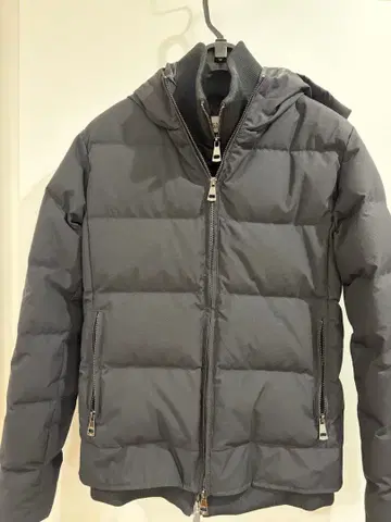 새상품급 akm 다운 자켓 S 사이즈