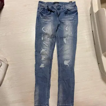AZUL 데미지 가공 스키니 데님