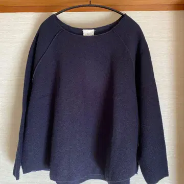 ICHI Antiquites 네이비 라운드넥 스웨터