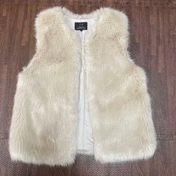 23구 아이보리 퍼 베스트 사이즈 36