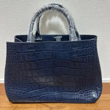 미사용 새상품 cat in the closet 네이비 핸드백 악어 엠보싱