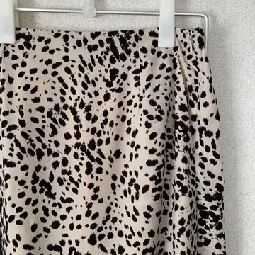 [새상품급] BABYLONE 바빌론 레오파드헤무스커트