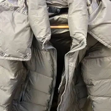 UNIQLO 다운 자켓 S 사이즈 J 고급 유니클로 M-L 상당