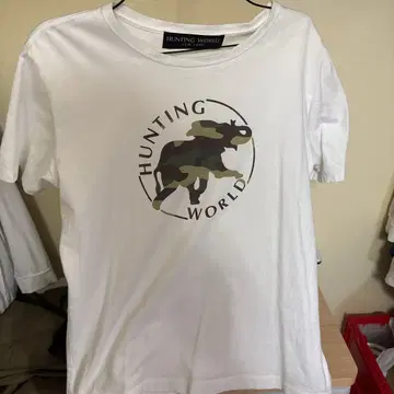 HUNTING WORLD 카모플라쥬 소 로고 T셔츠