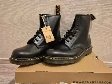 닥터 마틴 1460 8홀 부츠