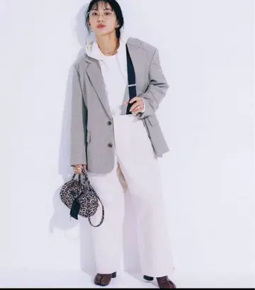 완판템 니노미야 코즈에 x OUTDOOR PRODUCTS 콜라보 팬츠