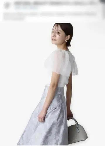 내추럴 뷰티 베이직 스캘럽 탑