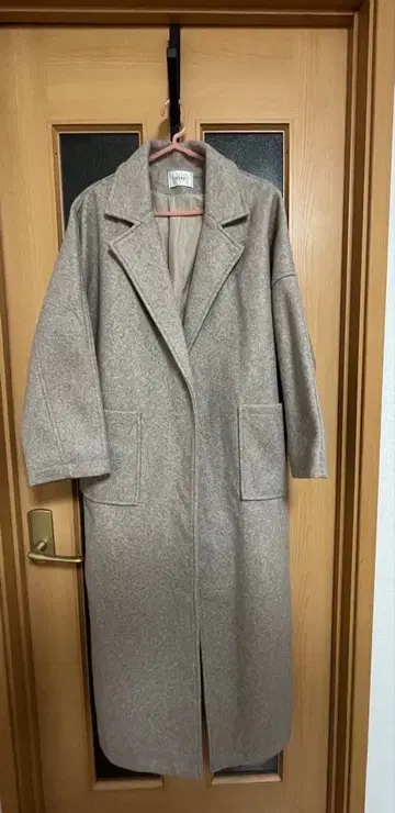 HUG.U 베이지 롱 코트 F 사이즈