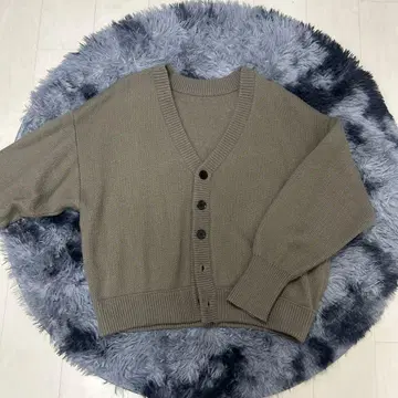 카키 V넥 가디건 M 사이즈