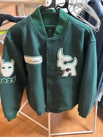 CHROMAKOPIA 2025 바시티 자켓