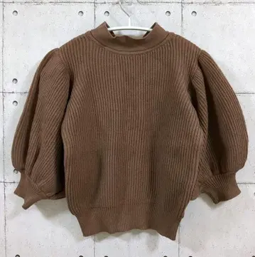 RESEXXY 백리본 볼륨 니트탑