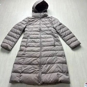 유니클로 울트라 라이트 다운 후디드 롱 코트 L 베이지 계열