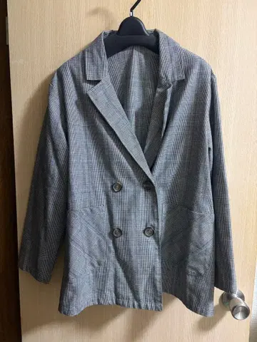 그레이 체크 무늬 더블 브레스트 테일러드 자켓