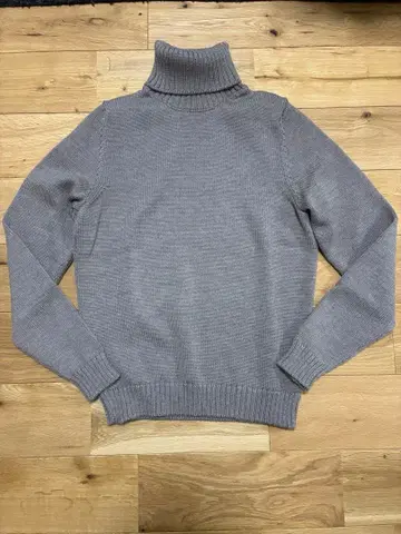 ZANONE 자노네 미들 게이지 터틀넥 니트 새상품급 44사이즈