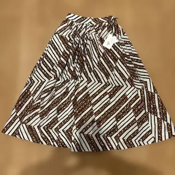 le Glazik 지오메트릭 플레어 스커트 택 포함 새상품