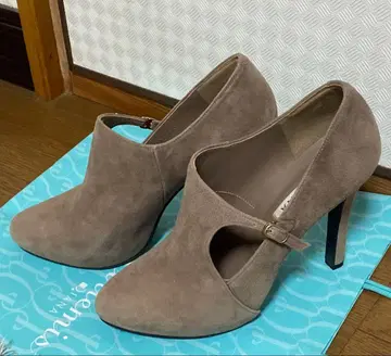 DIANA 부티 스웨이드