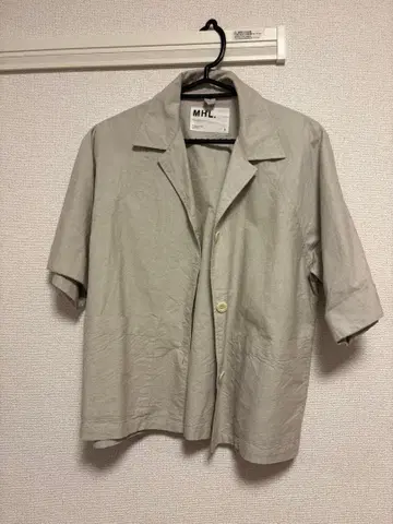 MHL. 그레이 반팔 셔츠