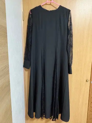 블랙 레이스 슬리브 롱 드레스
