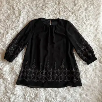 새상품급 여성용 긴팔 블라우스 S 사이즈 꽃무늬 루즈핏 상의 블랙