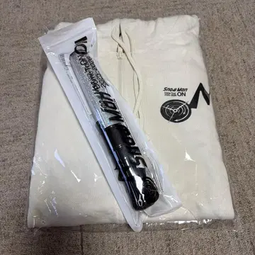 Snow Man Dome Tour ON 응원봉 후드티(L)