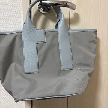 그레이 토트백 가죽제 핸들