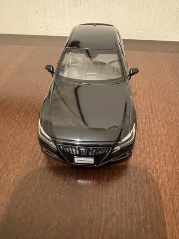 도요타 220계 크라운 RS 전반기 1/30 컬러 샘플 미니카