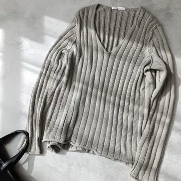 새상품급 갤러리 바이 리브 니트 V넥 스트레치 그레이 긴팔