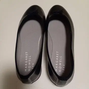 MARGARET HOWELL idea 블랙 플랫슈즈