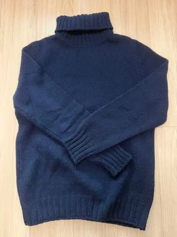 Gran Sasso 네이비 터틀넥 니트
