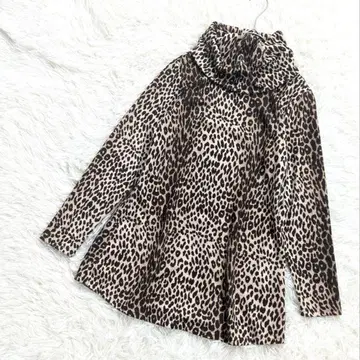 티셔츠 긴팔 플리스 레오파드 표범 무늬 터틀넥 플레어 실루엣