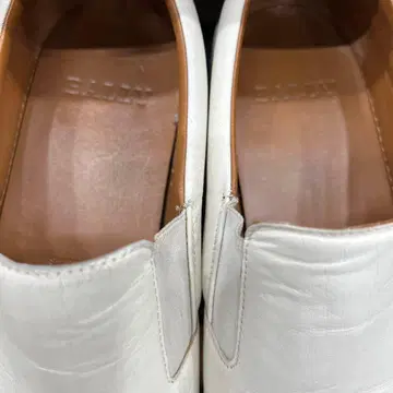 BALLY 화이트 가죽 슬립온 8E