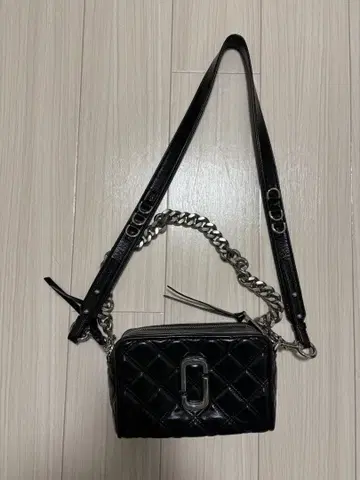 MARC JACOBS 블랙 숄더백