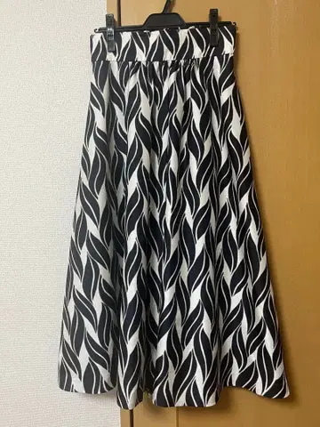 티아라 리프 프린트 개더 스커트 M