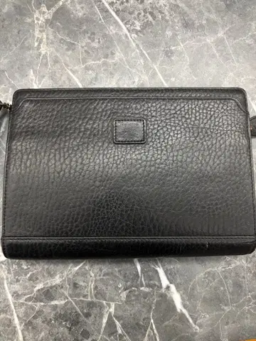 블랙 가죽 클러치백