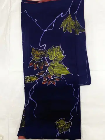 잎 무늬 짙은 보라색 코몬 기모노
