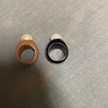 브라운과 블랙의 펄 반지 세트