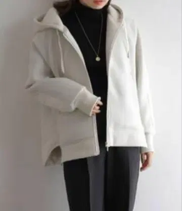 LaTotalite 라토타리테 충전솜 후드 블루종