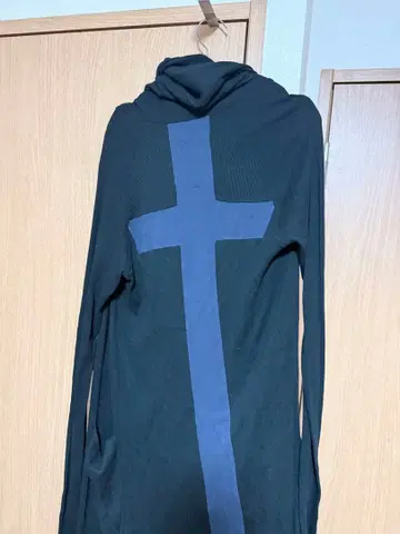 hyde 착용 LGB 백 크로스 가디건 S 사이즈